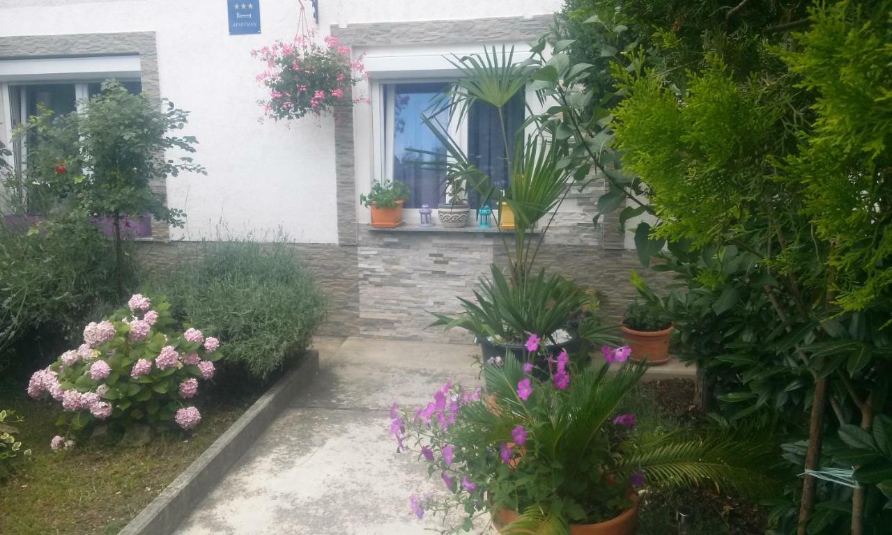 Apartman Teuta Zagreb Exterior foto